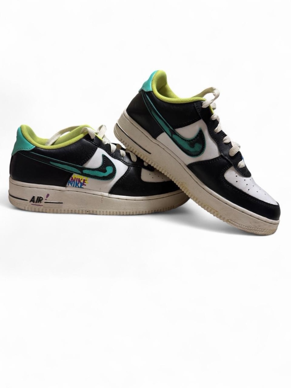 Nike Kids Low-Top Sneakers in Black, White & Teal with Lime Lining